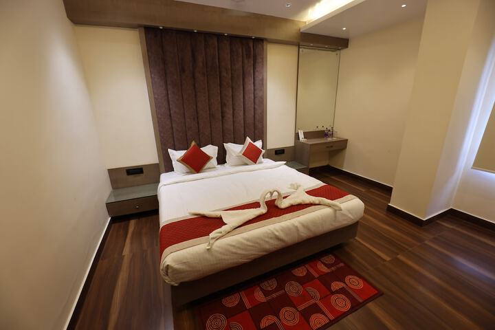 Room 9 of 35