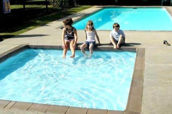 Pool 13 of 21
