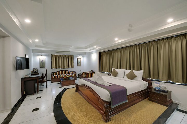 Room 5 of 19