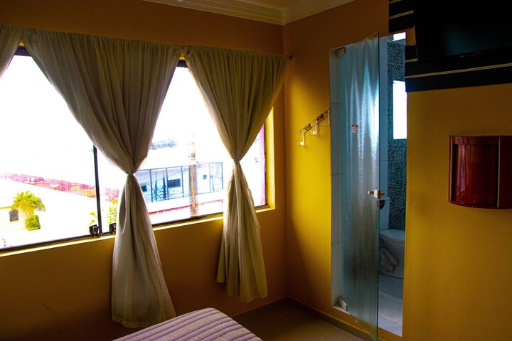 Room 9 of 14