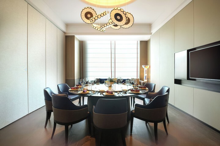 Dining 54 of 89