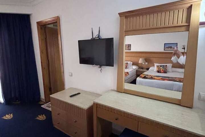 Room 17 of 117