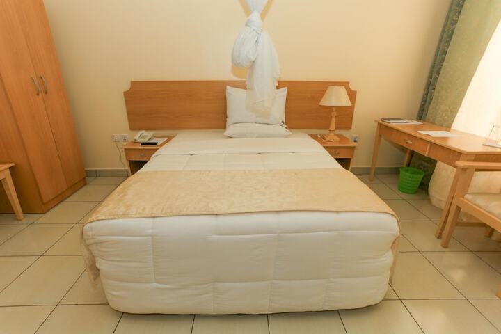 Room 5 of 97