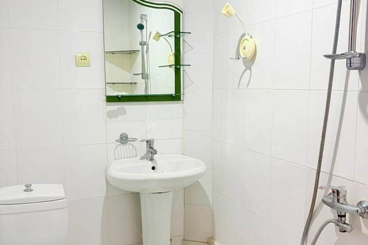 Room 16 of 22
