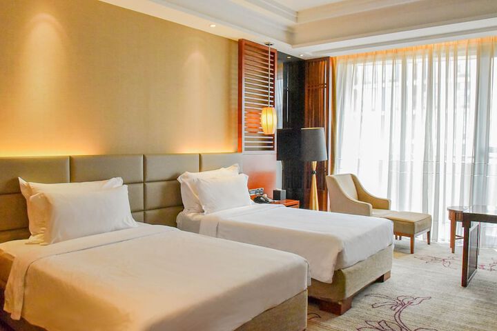 Room 4 of 110