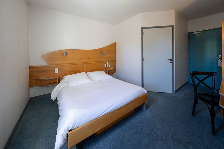 Room 5 of 32