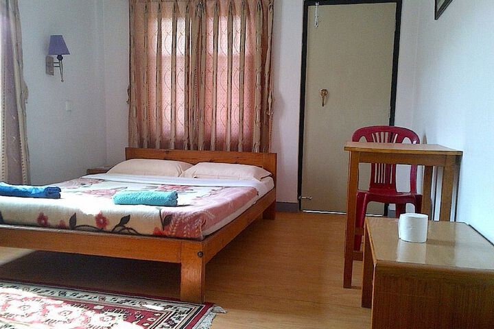 Room 7 of 68