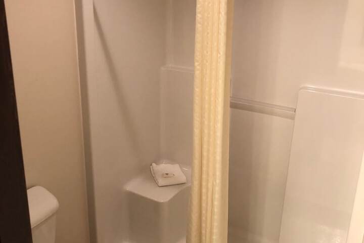 Room 15 of 32