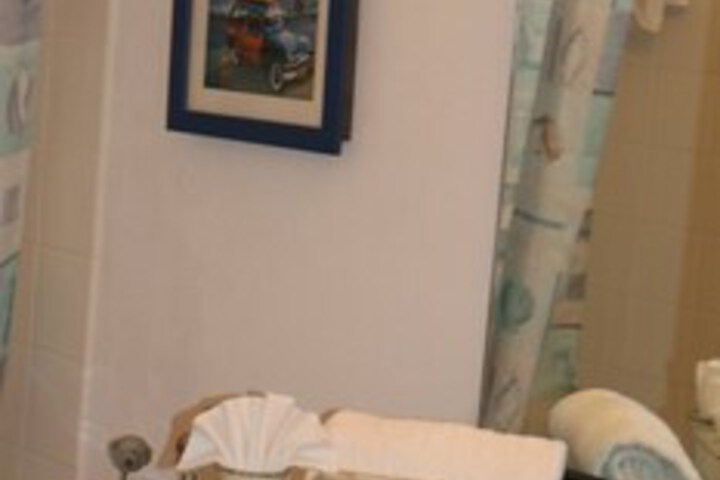 Room 2 of 32