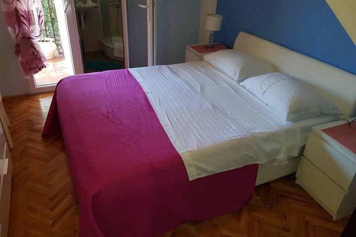 Room 13 of 49