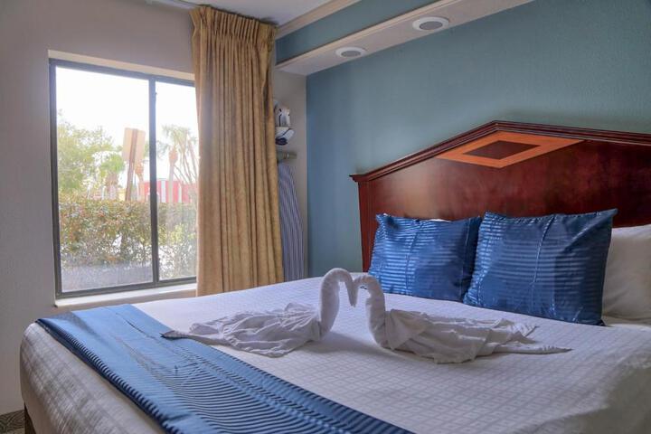 Standard | King Bed (9 of 13)