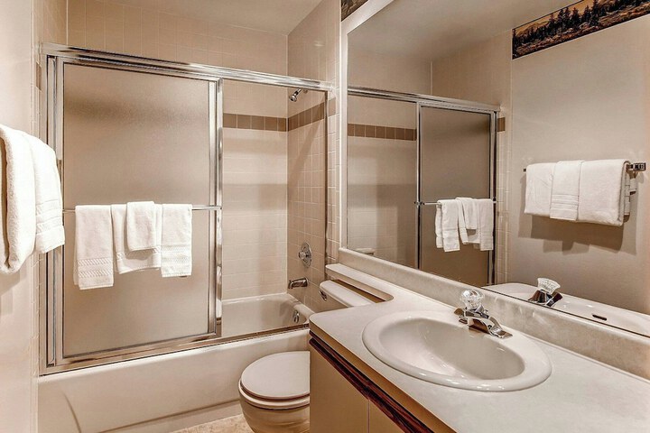 Room 60 of 87