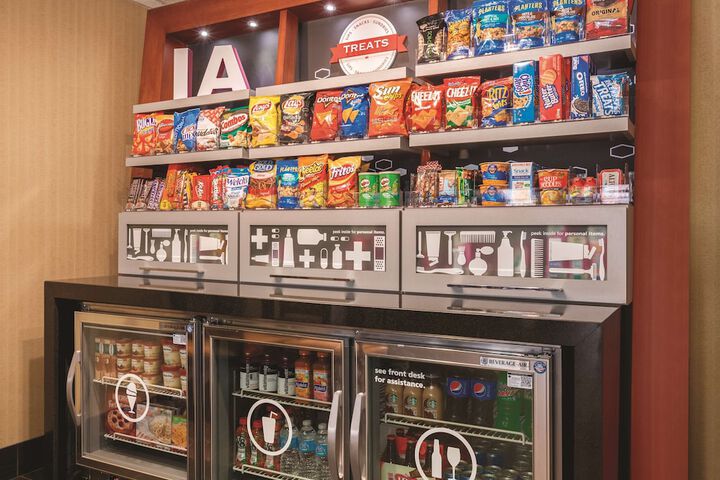 Snack bar