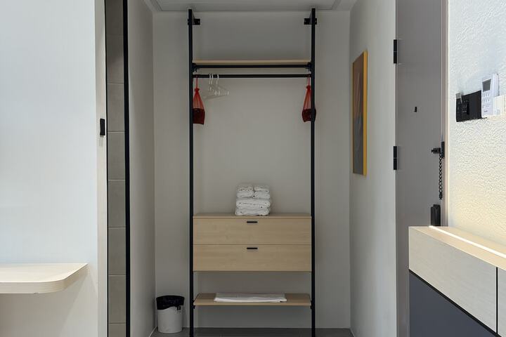 Room 9 of 71