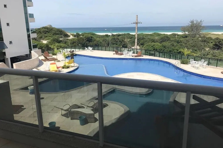 Pool 10 of 25