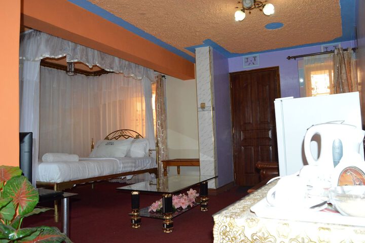 Room 7 of 15