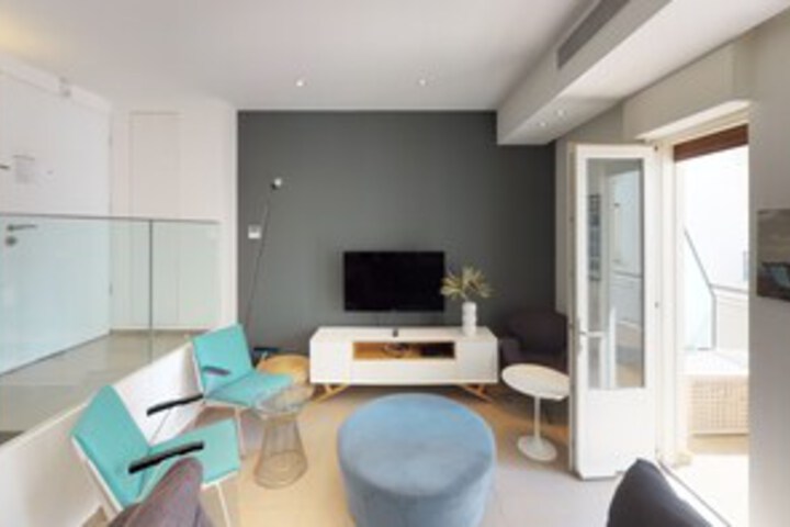 Room 11 of 29
