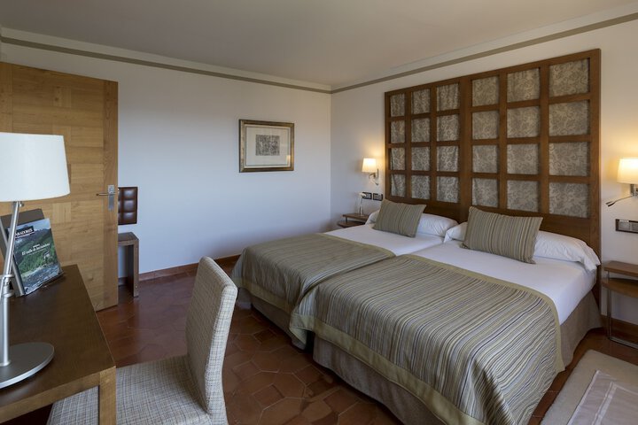 Room 16 of 82