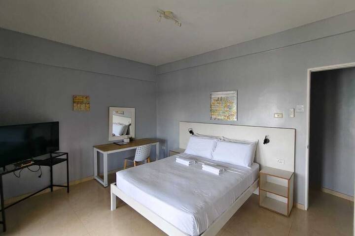 Room 32 of 80