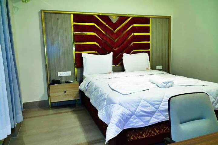 Room 11 of 29