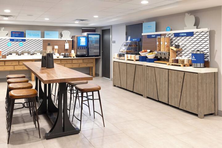 Breakfast/Coffee Service 29 of 38