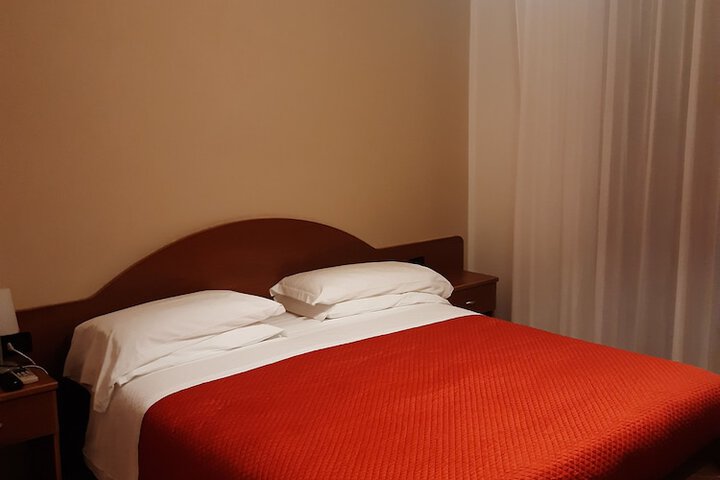Room 10 of 44