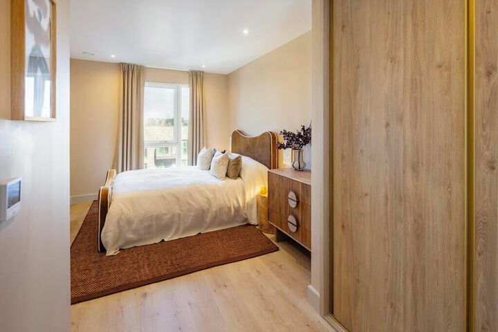 Room 3 of 8