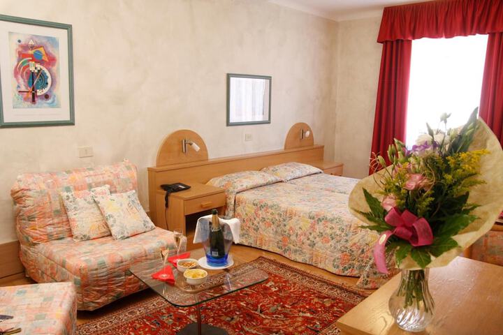 Room 7 of 49