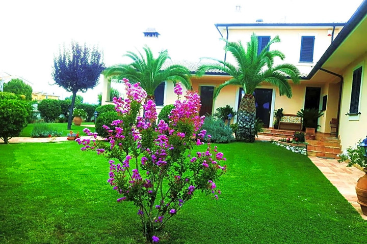Image of Elisa House