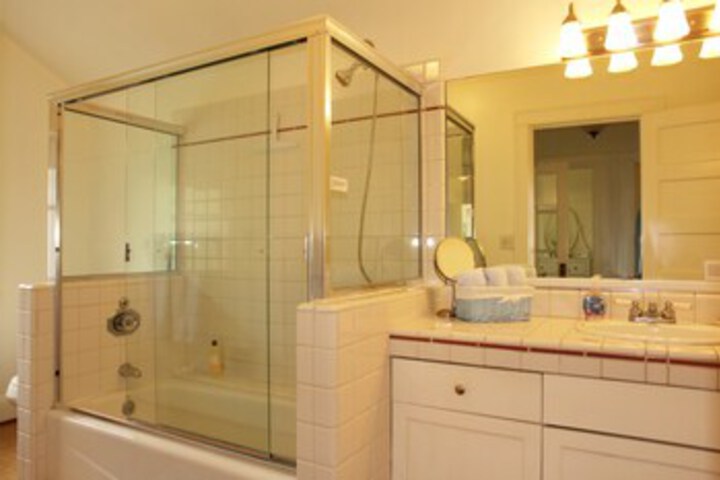 Room 10 of 21