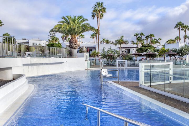 Pool Hotel