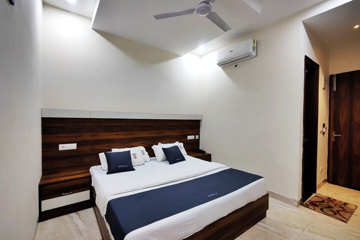 Room 19 of 27