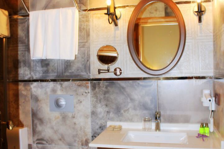 Room 59 of 102