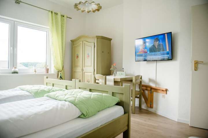 Room 10 of 48
