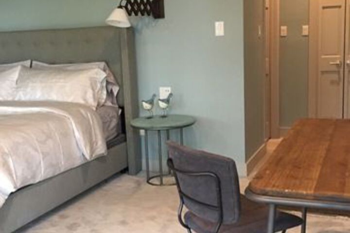 Room 33 of 54