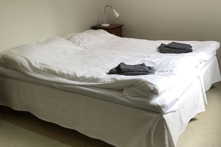 Room 5 of 62