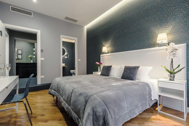Room 27 of 71