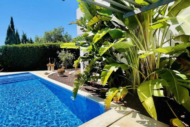 Pool 6 of 16