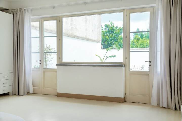 Room 10 of 74