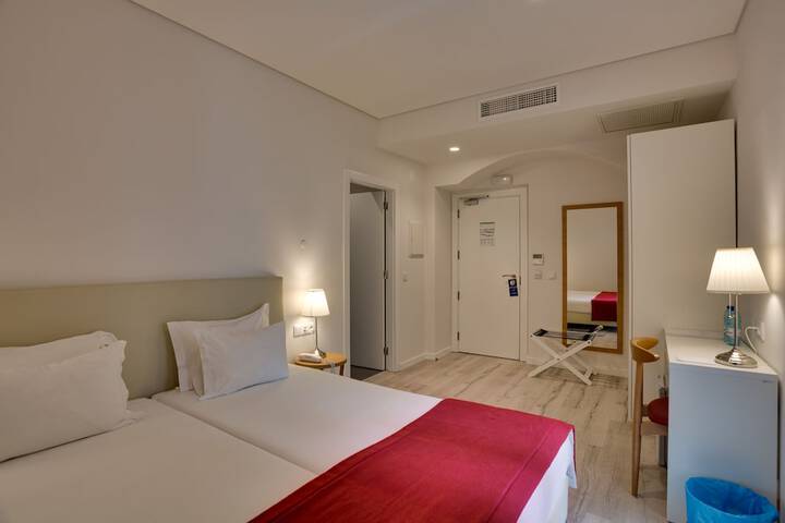 Room 7 of 37