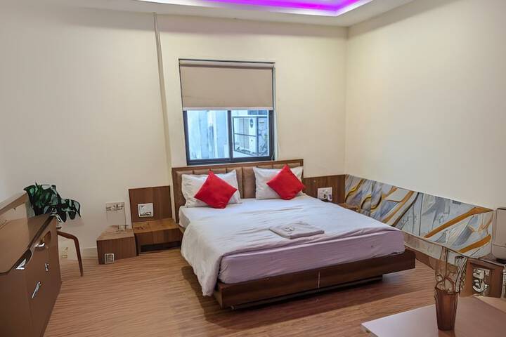 Room 6 of 7