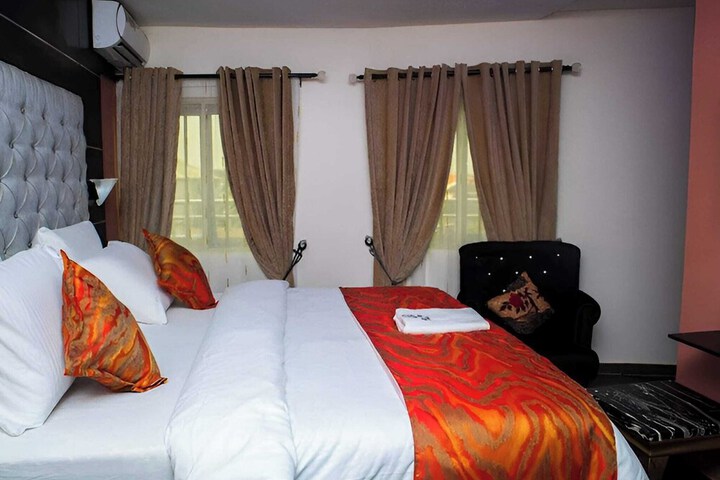 Room 5 of 31