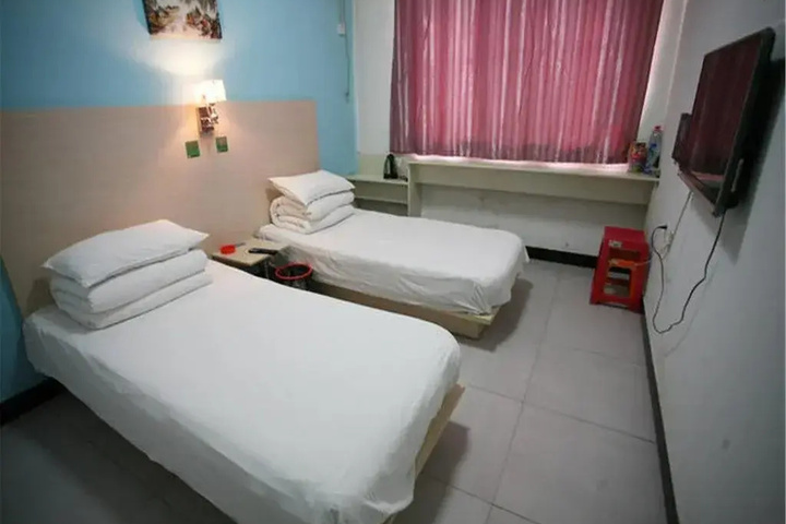 Room 3 of 12