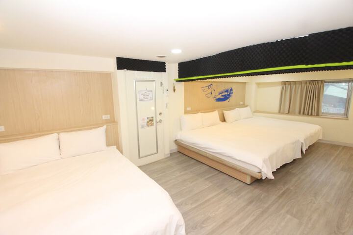 Room 102 of 246