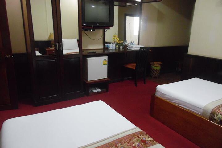 Room 2 of 5