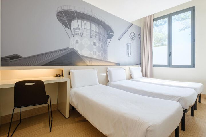 Room 21 of 54