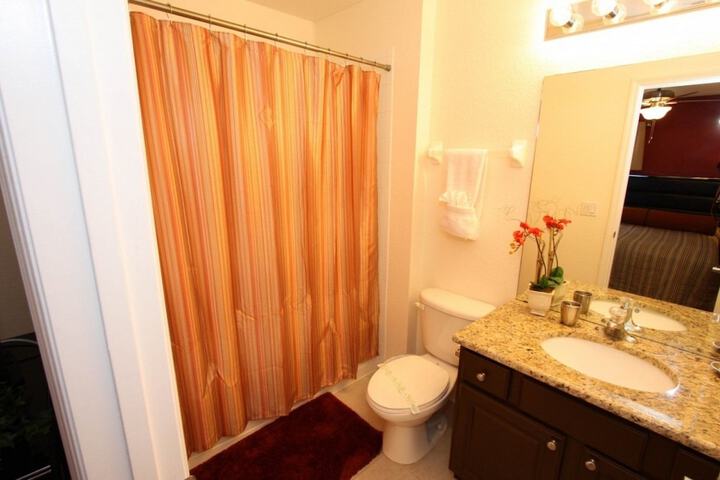 Room 14 of 32