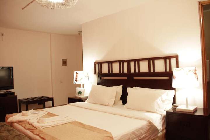 Room 17 of 42
