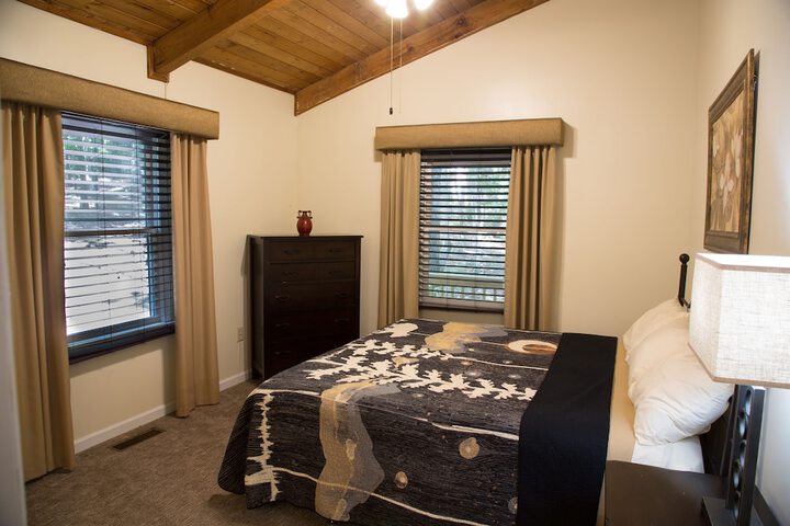 Quadruple King Size Bed (44 of 55)