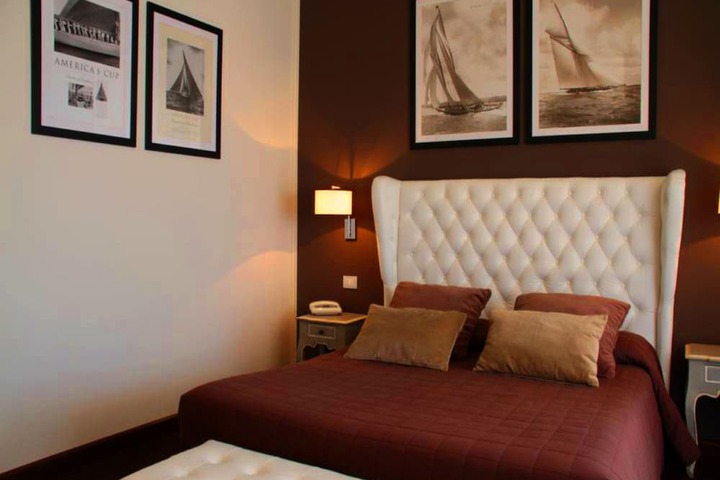 Room 6 of 20
